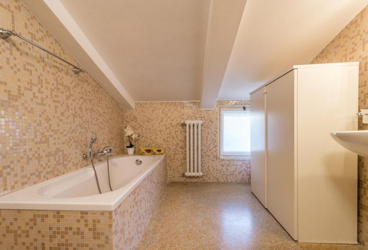Red House Close To @accademia Bridge Apartamento Venecia